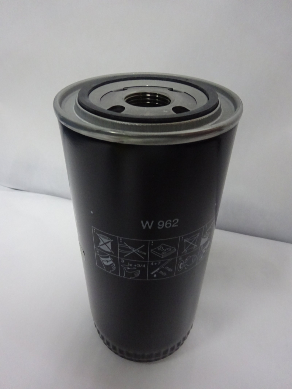 MANN SPIN-ON OIL FILTER W962 (ORIGINAL PART)