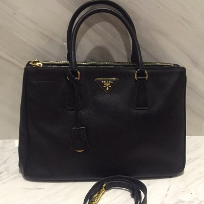 (SOLD) Prada Saffiano Lux Tote in Black with Strap