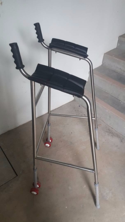 Customized adult's walker