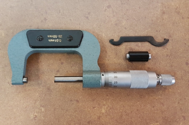 Micrometer 0.01/ 25-50mm B0105