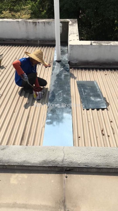 Roofing metal break services