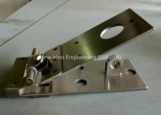 machine locking mechanism