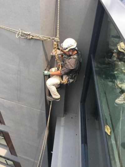 Fa&#231;ade Cleaning