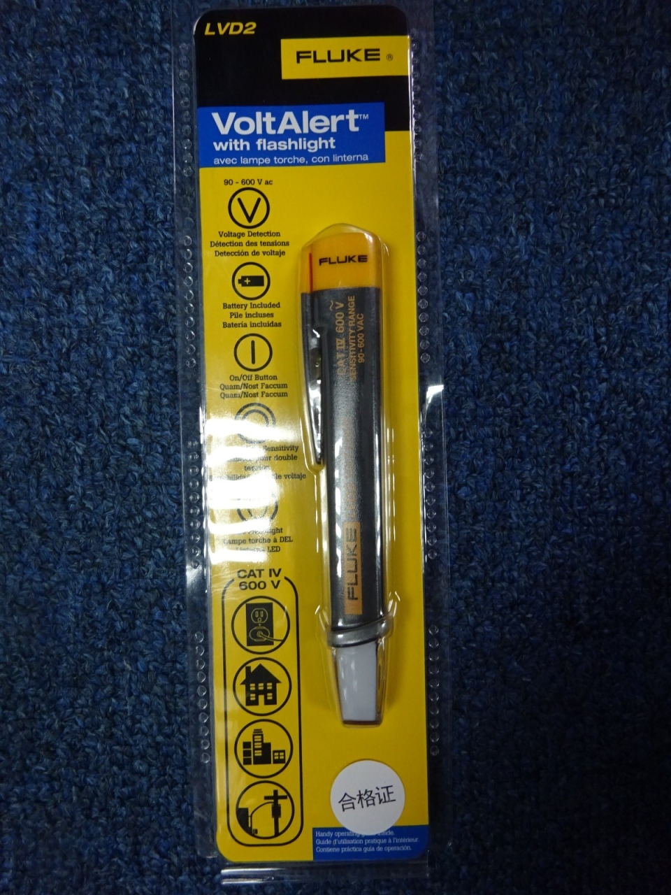 FLUKE LVD2 VOLT LIGHT DETECTOR WITH FLASHLIGHT
