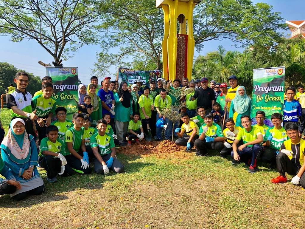 P.A.S.S. Sponsored 40 trees to Sekolah Dato' Abd Razak "Program Jom Tanam Pokok" on 29.04.2018