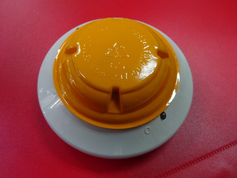 JOHNSON CONTROLS INTELLIGENT PHOTOELECTRIC SMOKE SENSORS (DETECTORS)