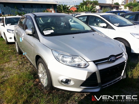 FORD FOCUS SEDAN 11Y-ABOVE = VENTTEC DOOR VISOR