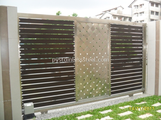 Stainless Steel Sliding Gate with Aluminium Wood