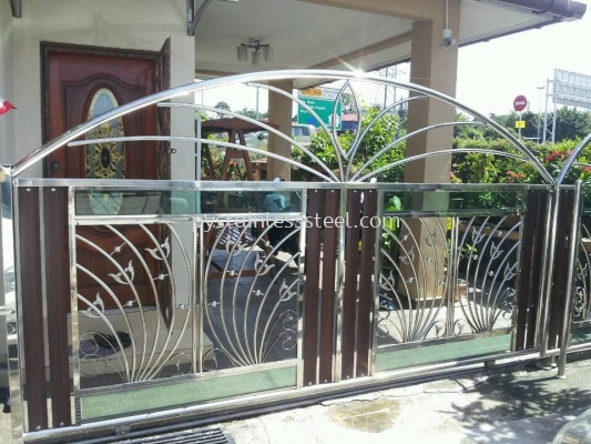 Stainless Steel Sliding Gate with Aluminium Wood & Glass