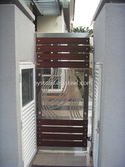 Stainless Steel with Aluminium Wood & Glass Side Door