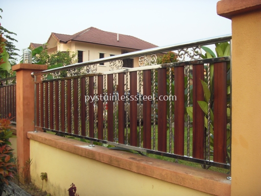 Stainless Steel with Aluminium Wood Fencing Door