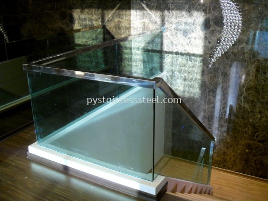 Stainless Steel Staircase Handrail With Glass