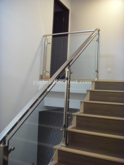 Stainless Steel Staircase Handrail With Glass