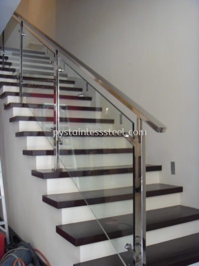 Stainless Steel Staircase Handrail With Glass