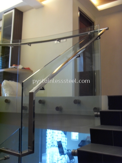 Stainless Steel Staircase Handrail With Glass