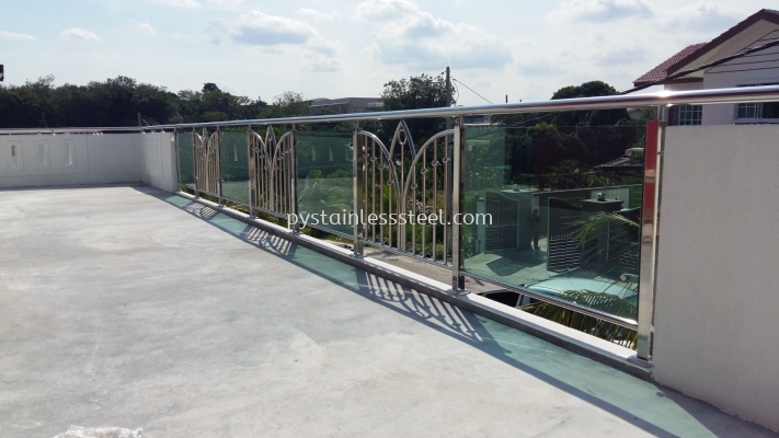 Stainless Steel Balcony Handrail With Glass