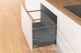 Pot-and-Pan Drawer with Railing, Customised Rear Panel Height