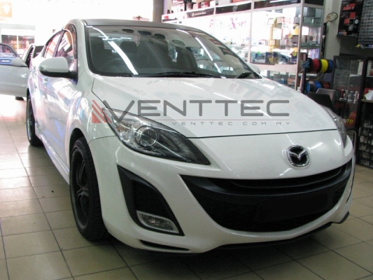 MAZDA 3 / AXELA SEDAN VENTTEC DOOR VISOR