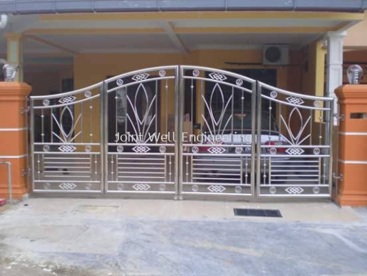 S Shape Main Gate