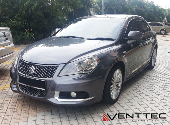 SUZUKI KIZASHI venttec door visor