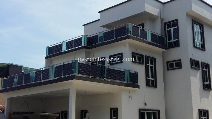 Stainless Steel Balcony Handrail With Glass & Aluminium Wood