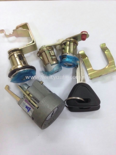 WIRA YMR106397 SEDAN KEY LOCK FULL SET