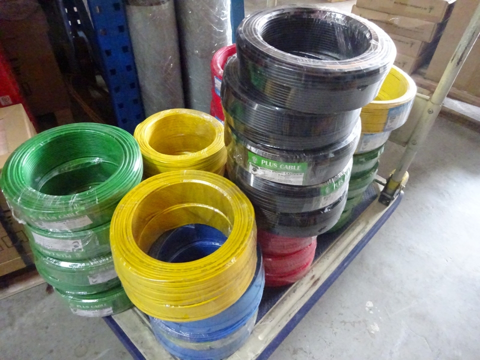 PLUS CABLE SINGLE PVC INSULATED CABLE (450/750V) 100M