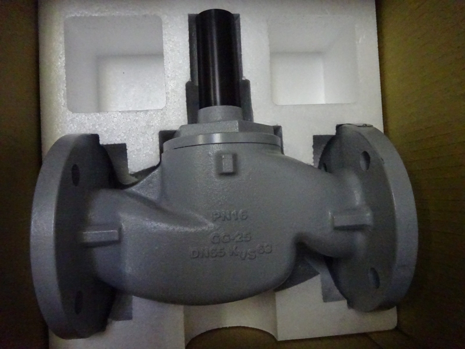 HONEYWELL V5328A 2-WAY CAST IRON FLANGE VALVE PN16 BODY