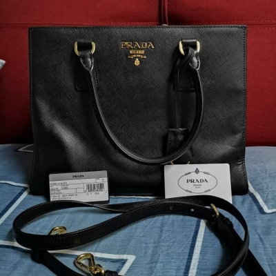 (SOLD) Prada Saffiano 1BA118 Lux Tote Two Ways Carry