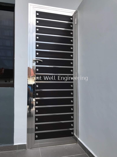 Stainless Steel Open Door