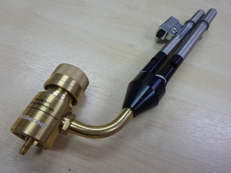 WECOOL SCS-9D3 TRIPLE HEAD SELF LIGHTING HAND TORCH