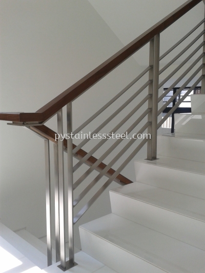 Stainless Steel Staircase Handrail With Wood