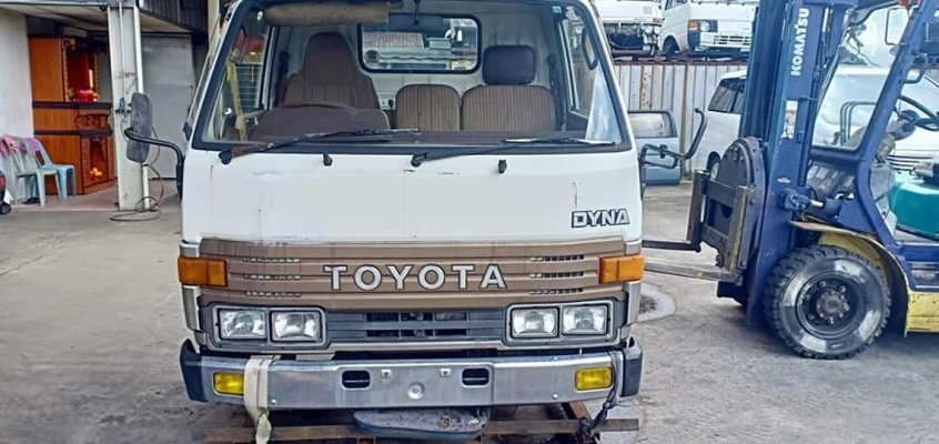 TOYOTA FRONT PANEL (DYNA BU60) 