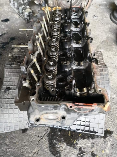 ISUZU CYLINDER HEAD (4HG1) 