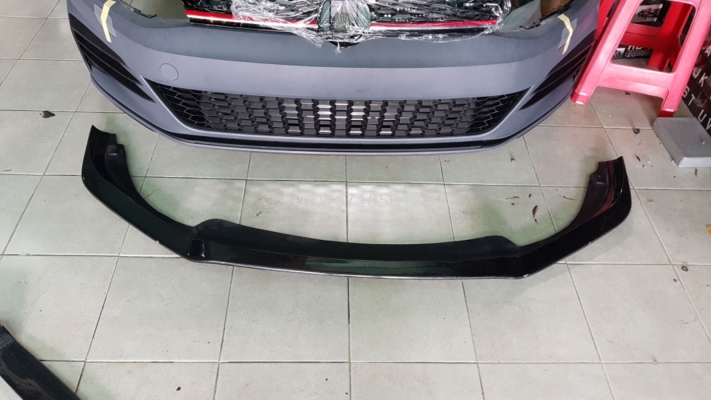 2017 2018 Volkswagen golf 7.5 bumper gti lip carbon new 