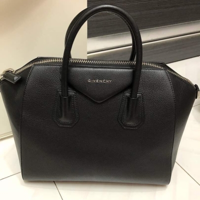 (SOLD) Givenchy Antigona Medium Grained Calf Leather in Black (With Strap)