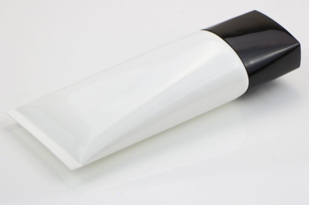 D50x137mm - PEO001 - 150ml Plastic White Oval Tube