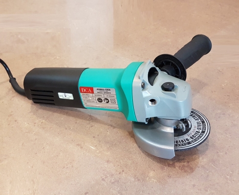 DCA ASM03-100A 4" ANGLE GRINDER 710W  ID30821