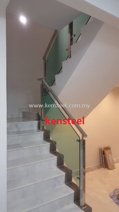 Stainless Steel Glass Staircase 75