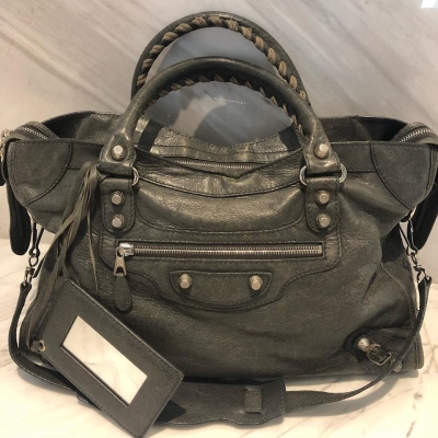 (SOLD) Balenciaga City 12 in Grey Leather with SHW