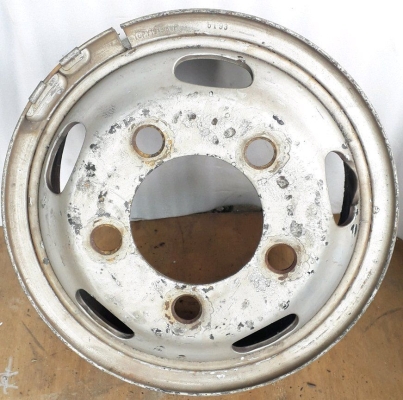 ISUZU NPR66 RIM 16