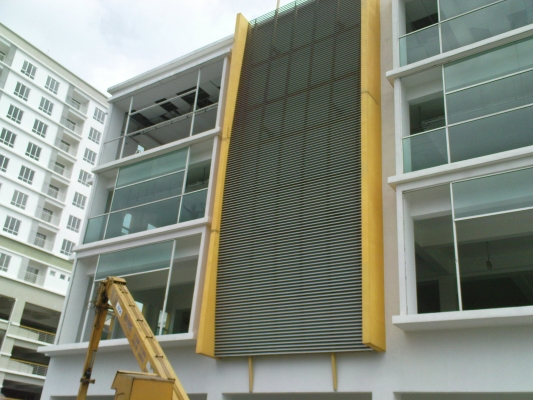 Commercial Aluminum Glass Install