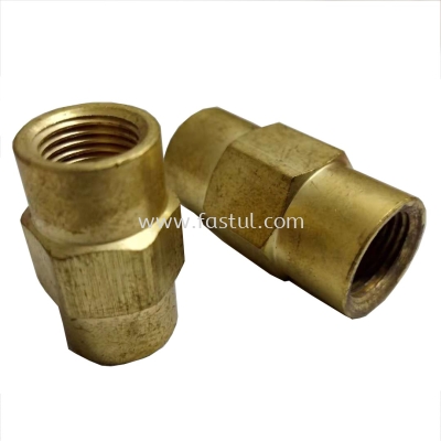 BRASS STRAIGHT SOCKET