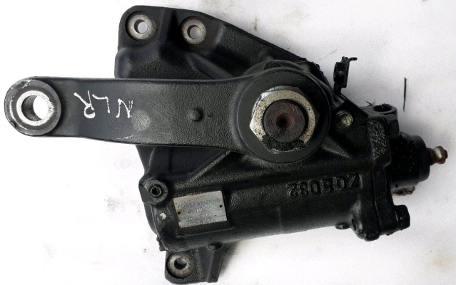 ISUZU NLR STEERING BOX 