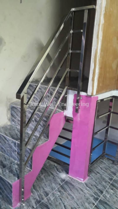 staircase handrailing