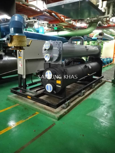 Installation of Screw Chiller