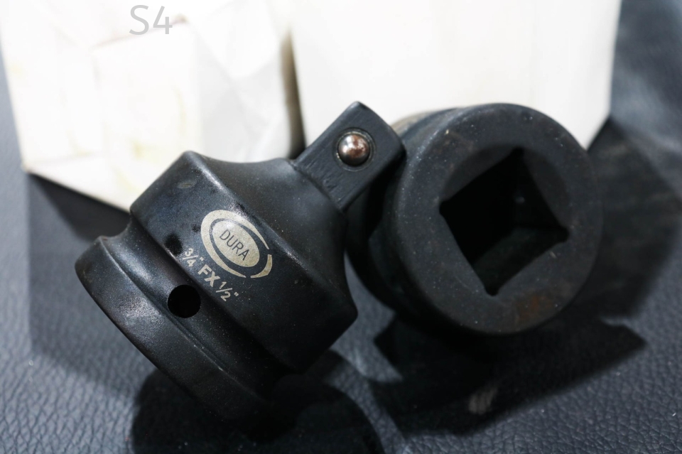 Universal CR-MO 3/4" (F) To 1/2" (M) Impact Adaptor Socket