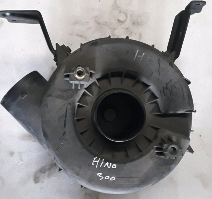 HINO DUTRO AIR CLEANER 