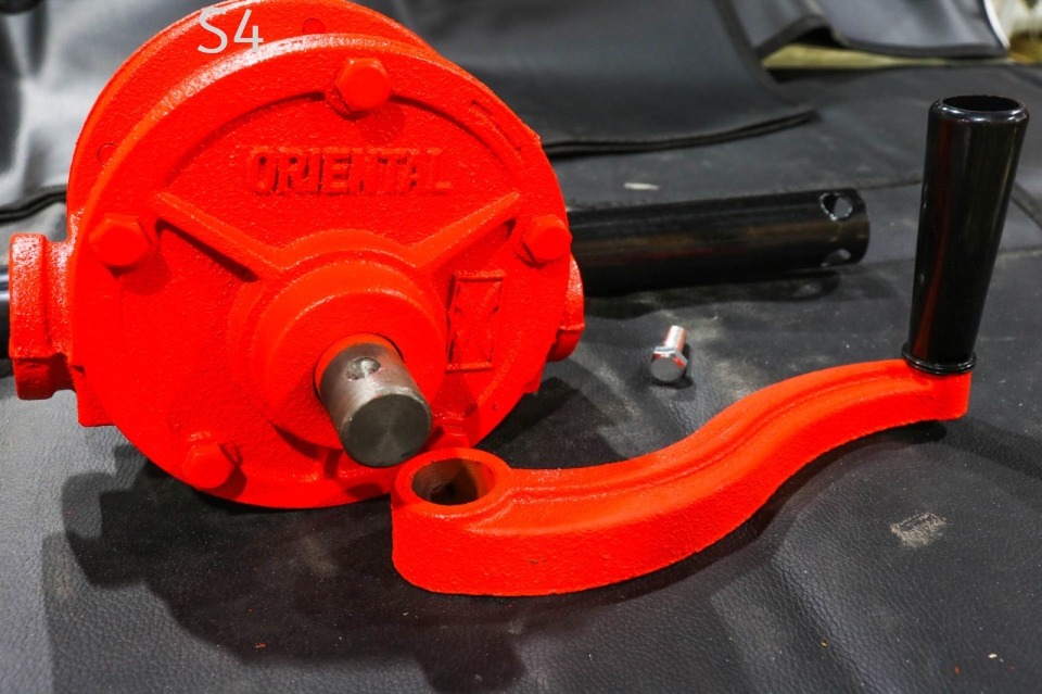 "Oriental"/ OEM Heavy Duty Hand Rotary Hand Oil Pump