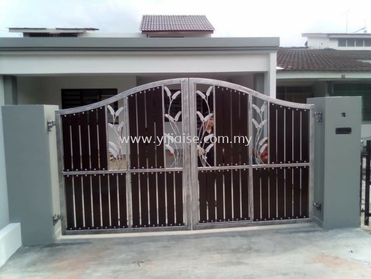 WROUGHT IRON OPEN GATE